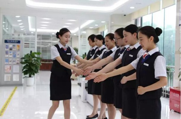 交行重慶兩江新區(qū)分行營業(yè)室:&ldquo;五度&rdquo;服務(wù)智慧兩江